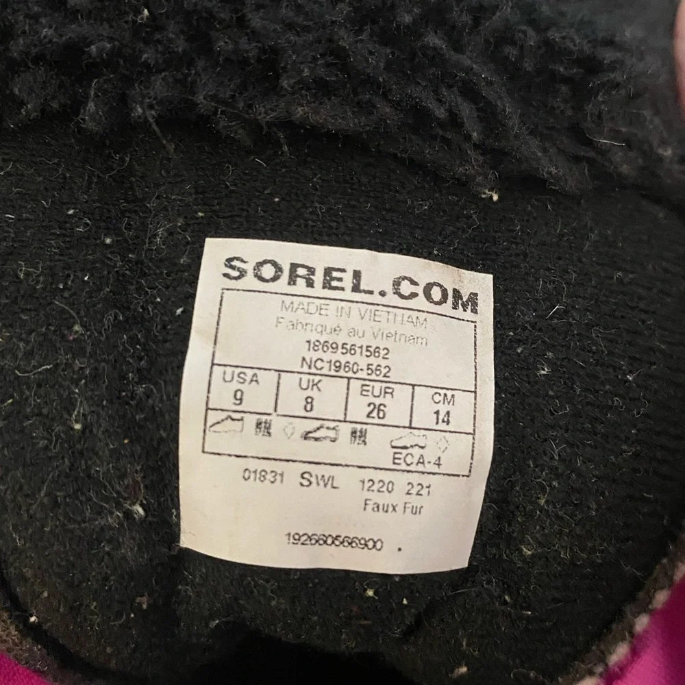 Sorel Snow Commander Boot Fuchsia and Black Children’s Size 9